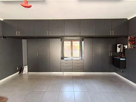 Kalapana garage storage configuration, Meyersdal
